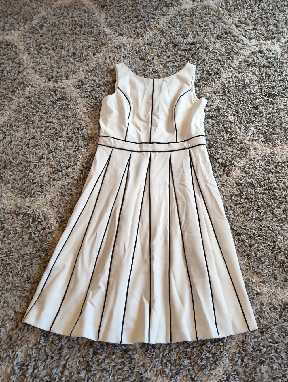 WHBM Sleeveless Seamed Fit And Flare Dress - Picture 2 of 6
